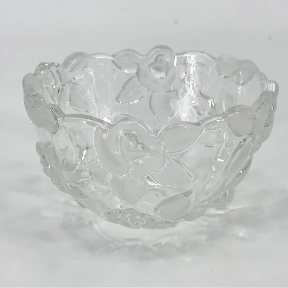 Vintage Mikasa Bella Rose 3D Crystal Bowl - Picture 2 of 9